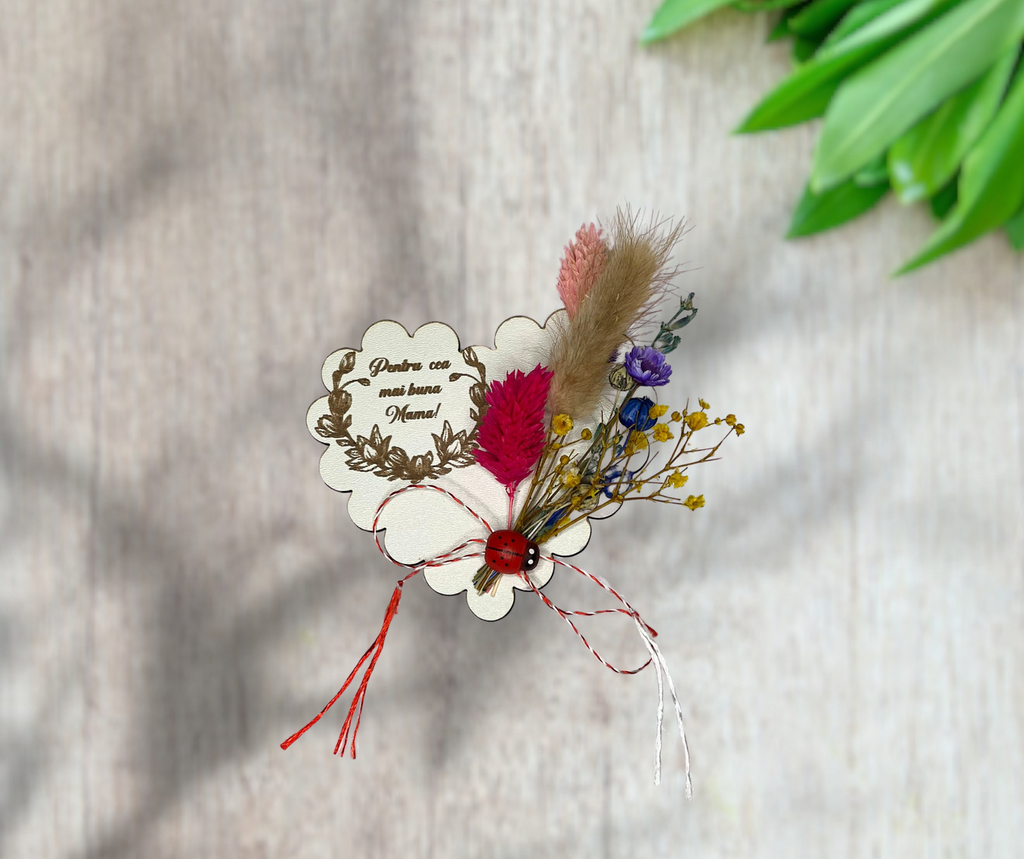 Martisor Stil Inima cu Flori Uscate